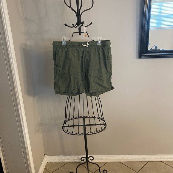 Green Casual Shorts - Picture 1 of 4